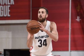 开云体育官网-赛前浙江稠州备战NBA总决赛，官宣签约细节曝光，压力陡增，心理建设被强调的简单介绍